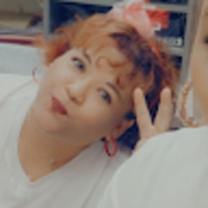 Meet your Posher, Adela